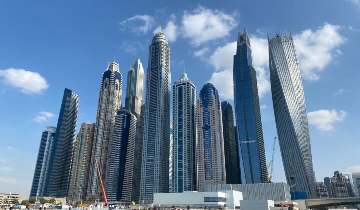 هيكل الشركة القابضة في الإمارات: المزايا الاستراتيجية لعام 2026