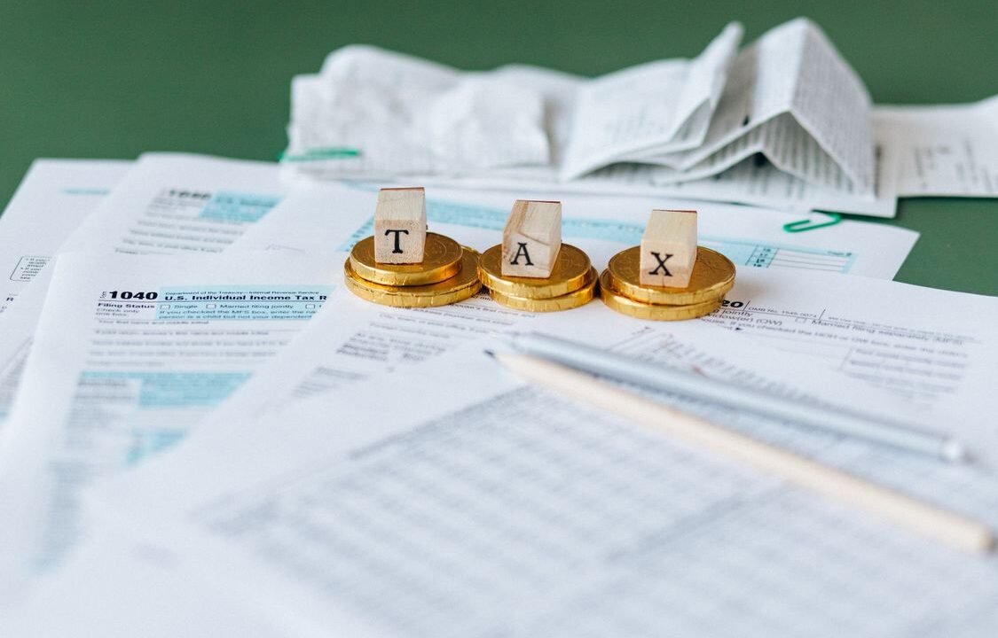 UAE Free Zone Licence Renewal 2026: Costs, Timeline and Documents Checklist