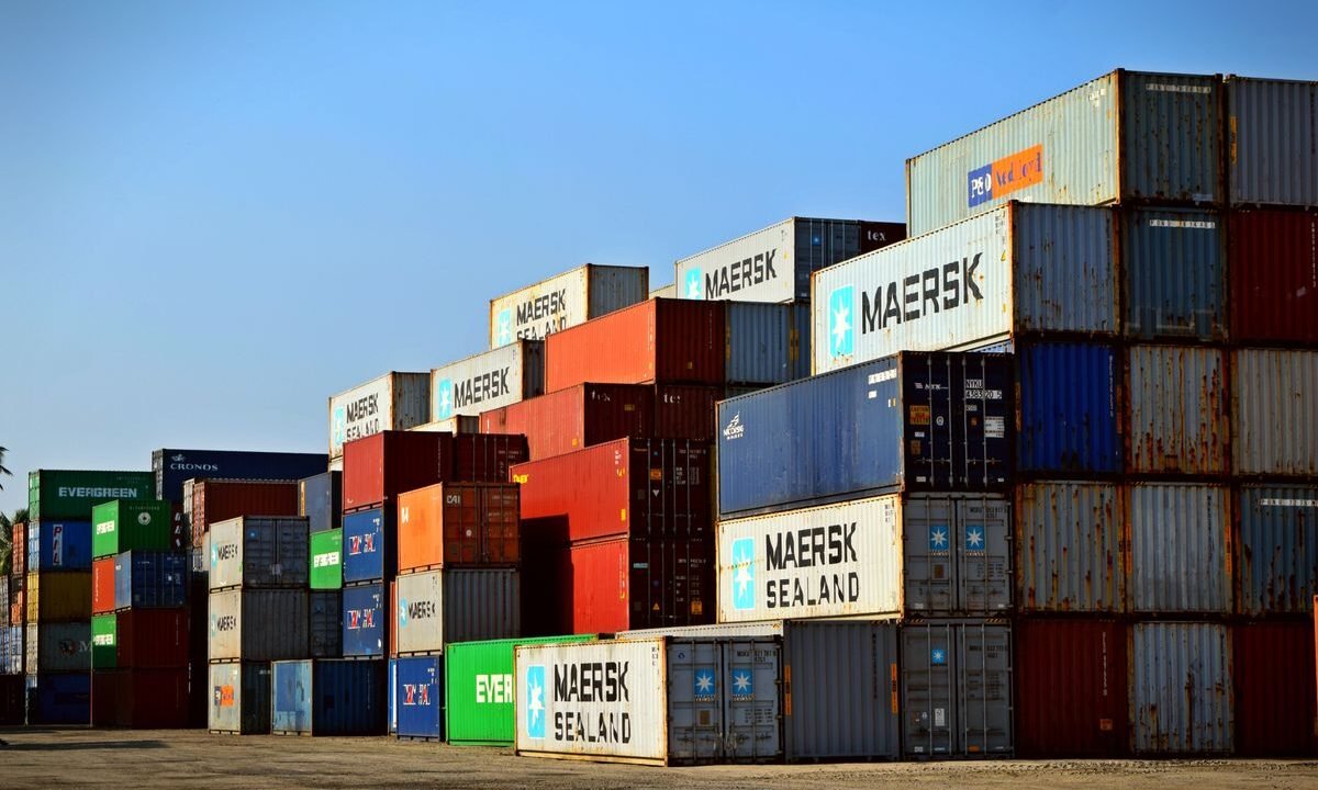 Freight forwarding logistics UAE free zone 2026