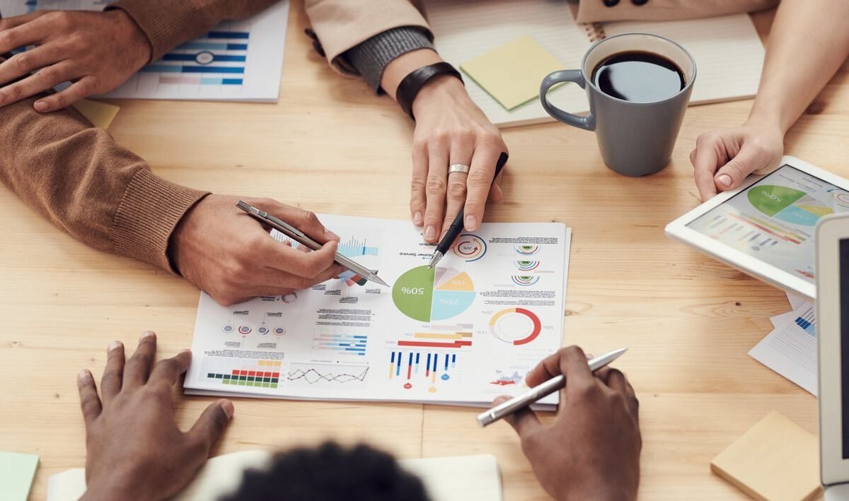 Indian entrepreneur reviewing UAE free zone company setup options 2026