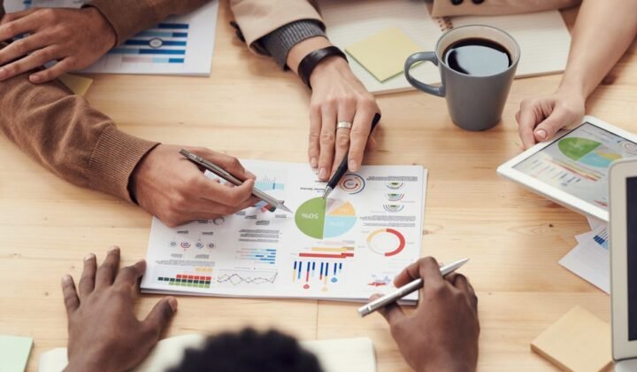 Indian entrepreneur reviewing UAE free zone company setup options 2026
