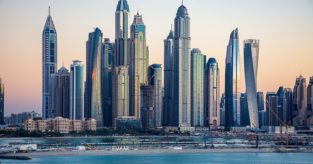 Dubai Marina skyline representing the UAE free zone market Russian entrepreneurs are relocating businesses to in 2026