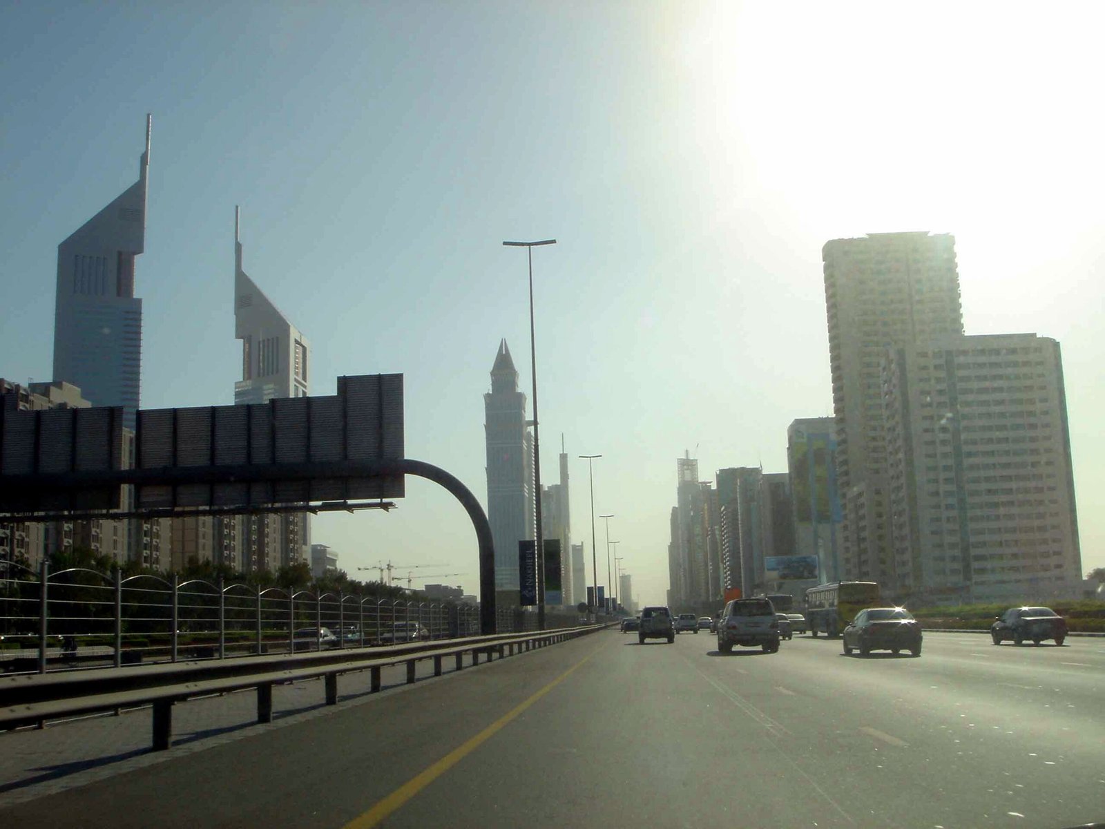 UAE Free Zone Employee Health Insurance Requirements 2026: Mandatory Coverage, Providers and Compliance Deadlines